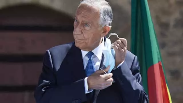 Presidente português Marcelo Rebelo de Sousa testa positivo para Covid-19